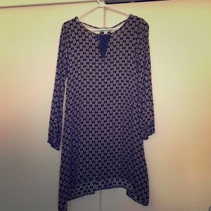 Long sleeve black patterned dress !